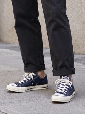 Converse Chuck Taylor All Atar OX Low-Top Sneakers in Navy and White - Mens 11